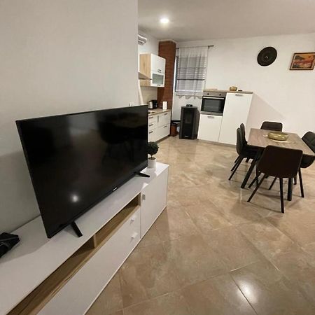 Holiday Home “Marko” With Heated Pool! Nin Esterno foto