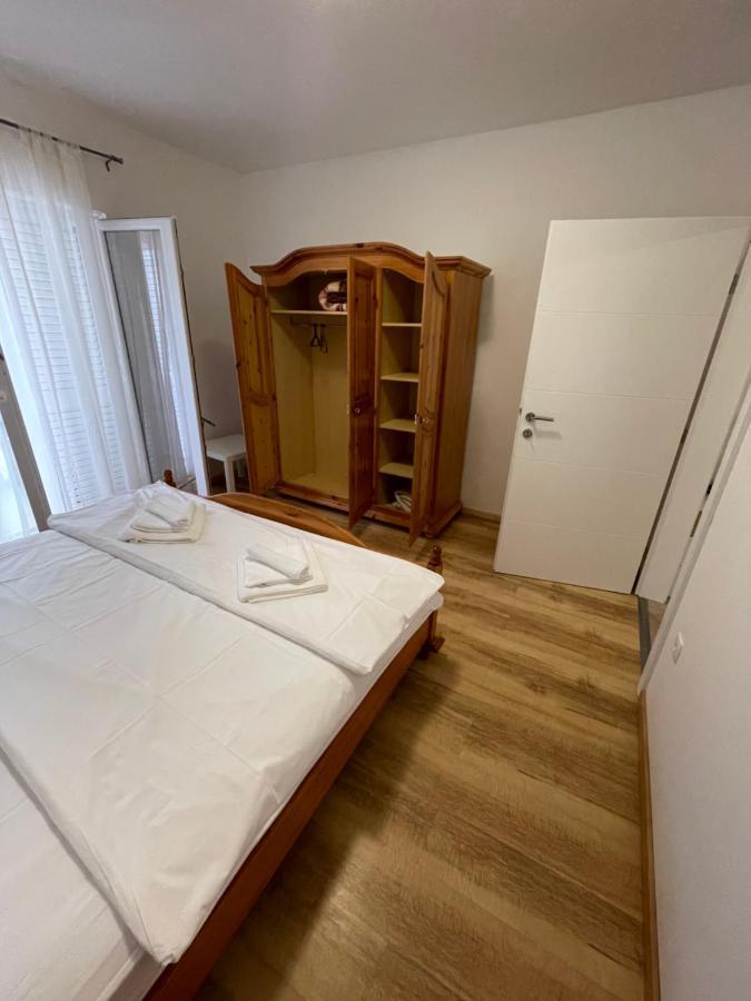 Holiday Home “Marko” With Heated Pool! Nin Esterno foto
