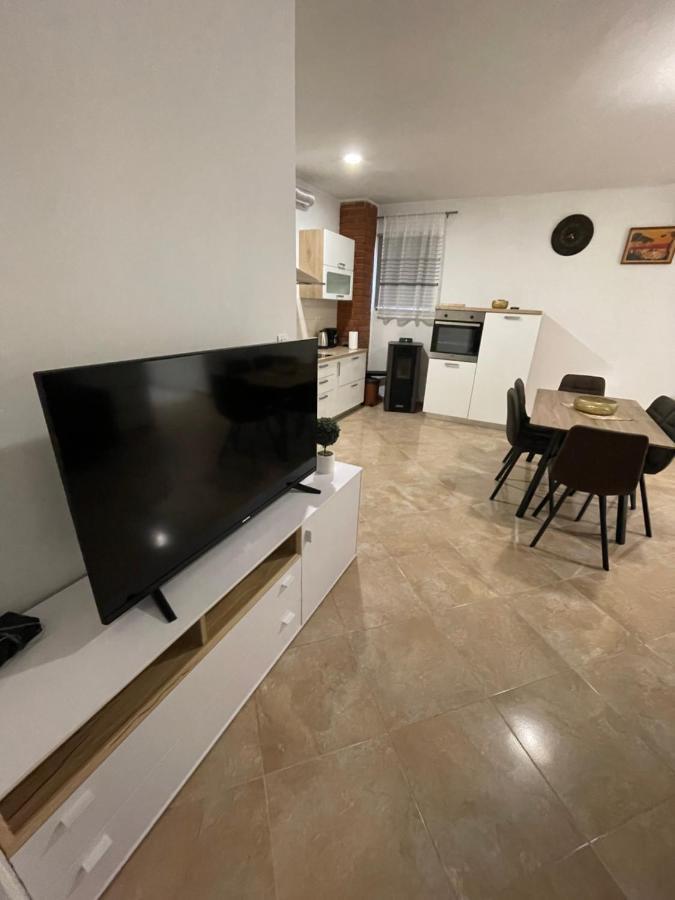 Holiday Home “Marko” With Heated Pool! Nin Esterno foto
